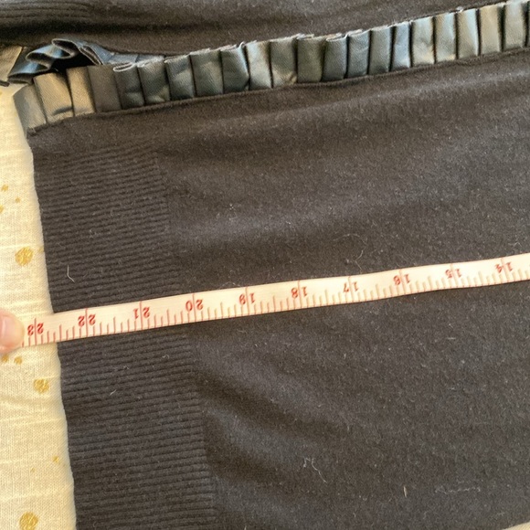 Siano Milano Black sweater Cardigan, with pleated trim closure . size M - Picture 9 of 10